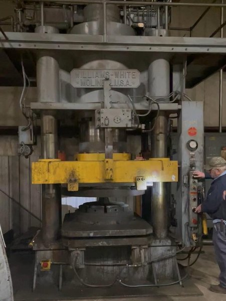 1000 TON WILLIAMS &amp; WHITE HYDRAULIC 4-POST PRESS: STOCK #18310