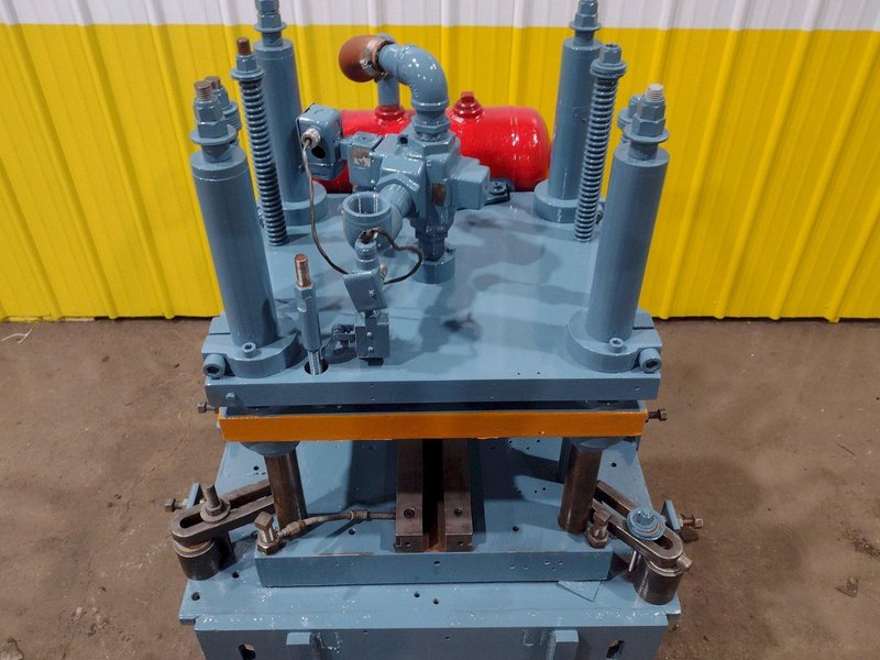 12 TON AIRAM PNEUMATIC CUTOFF PRESS: STOCK #11949