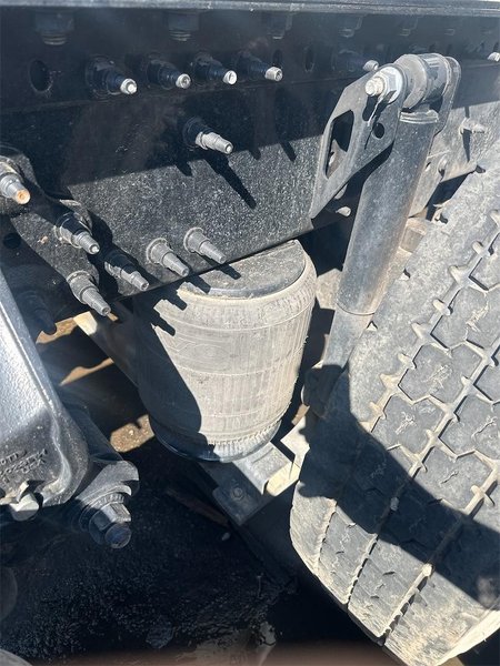 2023 Volvo VNL64T860 4V4NC9EJ5PN307510