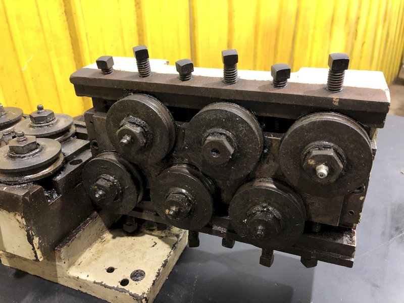 2-1/2&quot; X 12 DOUBLE PLANE ROLL STEEL WIRE COIL STRAIGTENER: STOCK #18870