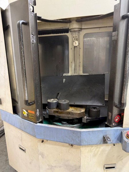 2013 DOOSAN HC-400 CNC HORIZONTAL MACHINING CENTER USED