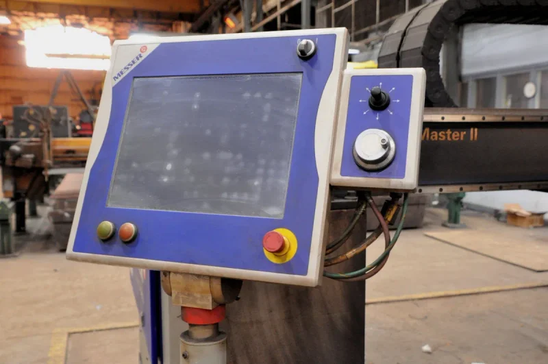 USED MESSER 8' X 30' PLATE MASTER II 400 AMP HIGH-DEFINITION CNC PLASMA CUTTER