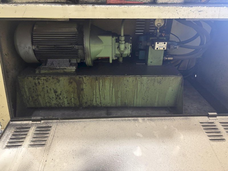 70 TON GEKA MODEL #HYDRCROP HYD-70 HYDRAULIC IRONWORKER: STOCK #22762