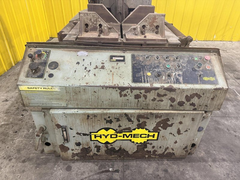18" X 20" HYD-MECH MODEL V18 SERIES II VERTICAL BAND SAW: STOCK #24965