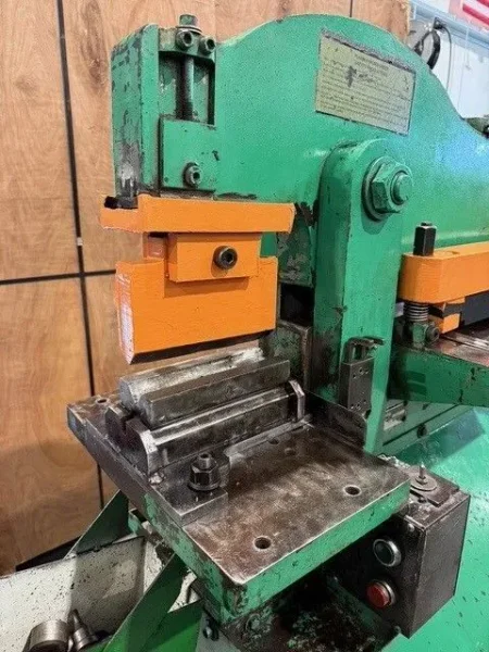 PIRANHA P3  Hydraulic Iron Worker 50 Ton USA #7576