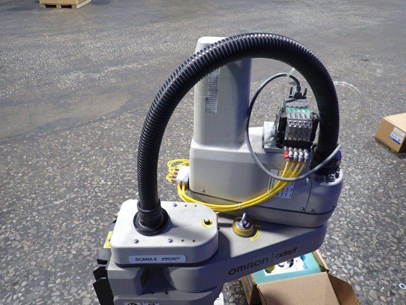 OMRON INDUSTRIAL ROBOT   -  ECOBRA 600