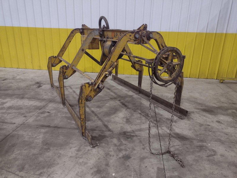 10,000 LBS X 96" CF ADJUSTABLE PLATE &amp; SHEET LIFTER: STOCK #22326