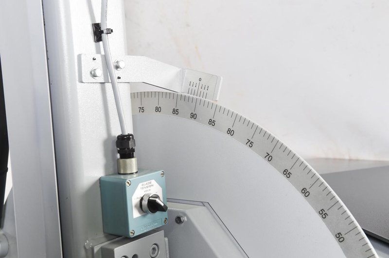 NEW - 31"H x 18"W HYD-MECH V-18 VERTICAL TILT FRAME BAND SAW