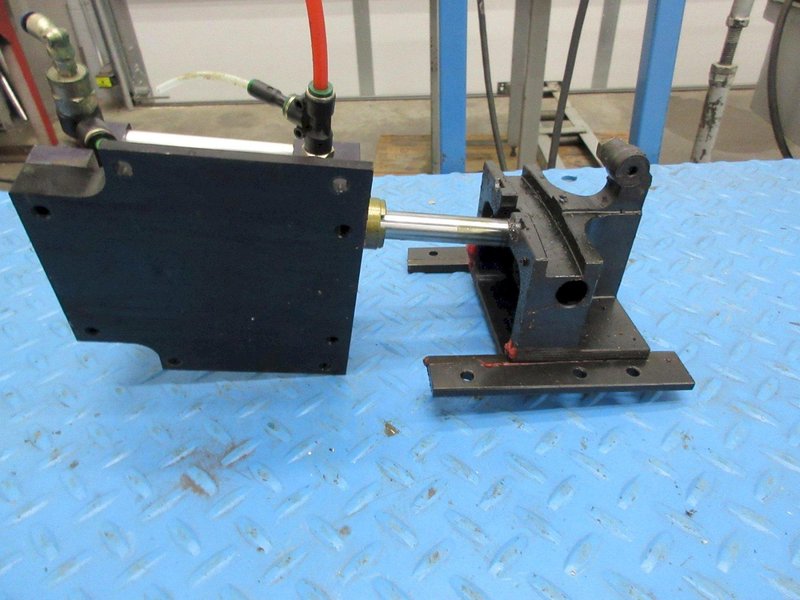 Used Haas Tool Changer Pocket Tilt Actuator 59-0078 with Slide Bracket