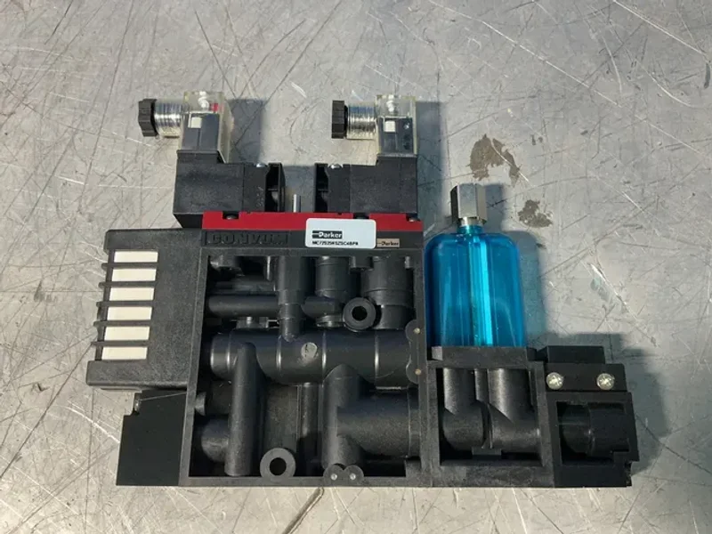 PARKER 145 PSI INTEGRATED PNEUMATIC VACUUM GENERATOR  -  MC72S25HSZSC4BPN