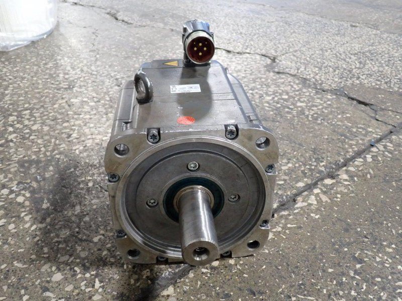 SIEMENS 5000 RPM SERVO MOTOR  -  1FK7103-2AF71-KH1