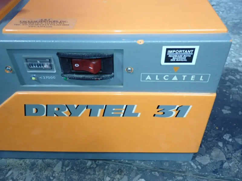 ALCATEL VACUUM PUMP STATION  -  DRYTEL 31