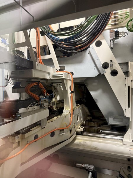Used 2015 Grob G550 5-Axis CNC Horizontal Machining Center For Sale with 10 Station Pallet Pool