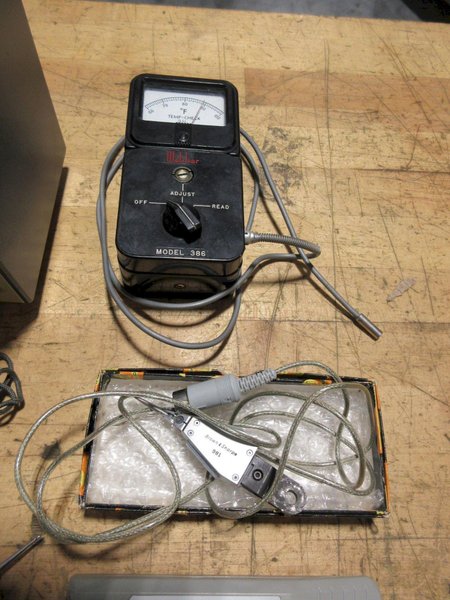 Federal Model EAS 3031 W11 Surface Roughness Tester with Probes, Webber Model 386 Guage Block Thermometer, and Other Guages- Auction Item