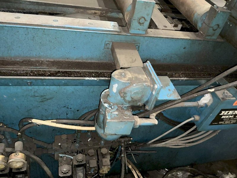 25" x 36" HEM MODEL #V200A TILT FRAME VERTICAL BAND SAW W/ AUTOMATIC FEED TABLE : YOBRO #25400