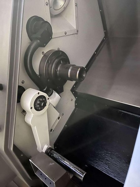 Doosan Lynx 220A CNC Turning Center