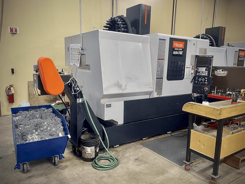 Mazak Nexus VCN 510C VMC, 2005 – Low Hours, Chip Conveyor, Through Spindle Coolant, Tool Setter