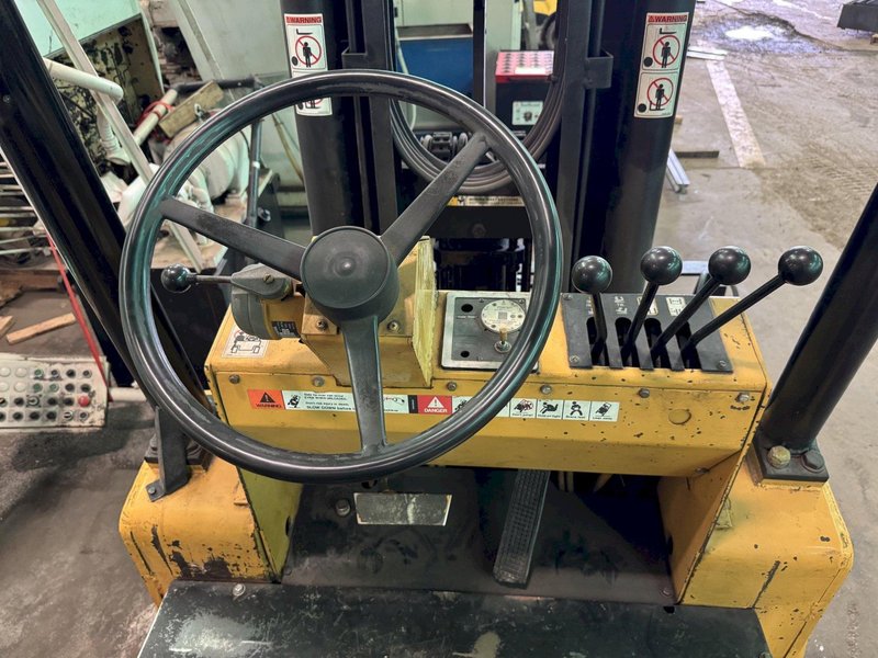 15,000 Lb. Yale Electric Lift Truck, Solid Tire, SS, Fork Positioning, 138" Fork Height