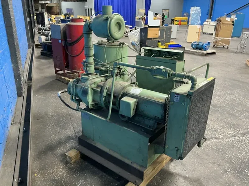 SULLAIR VACUUM PUMP  -  VS-12