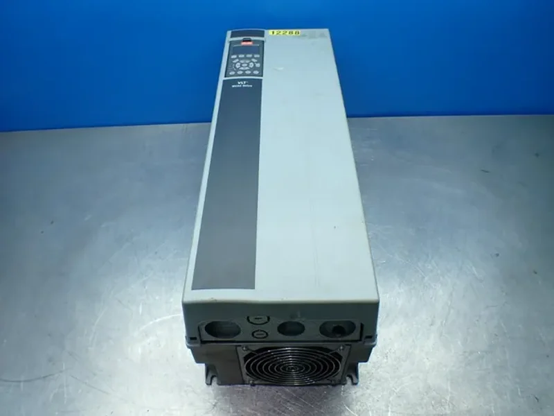 DANFOSS 30HP VLT HVAC DRIVE UNIT  -  131B4263