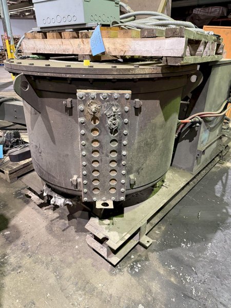 low pressure molding machine
