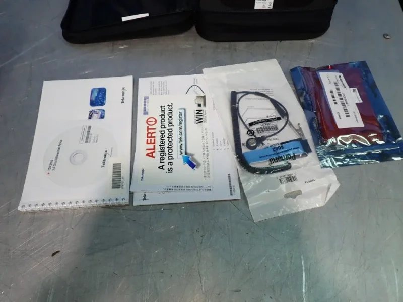 TEKTRONIX 3.5GHZ DIFFERENTIAL PROBE W/CASE  -  TDP3500