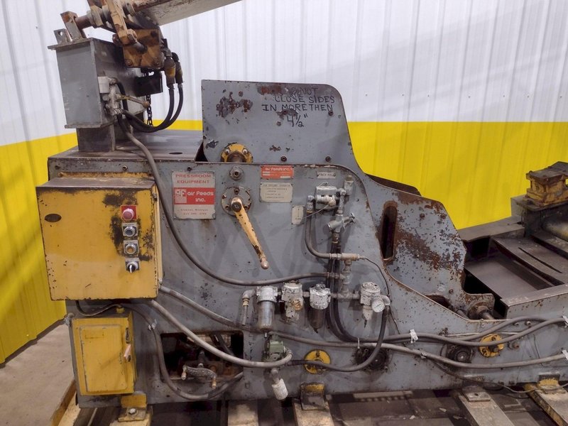 10,000 LB X 24&quot; WIDE X .187&quot; AIR FEEDS COIL CRADLE STRAIGHTENER / UNCOILER: STOCK 17042