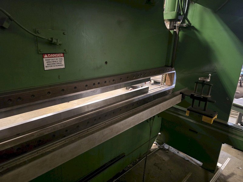 90 Ton x 12’ Cincinnati AS90 x 10 Hydraulic Press Brake, 1986 – Updated Electronics and Control