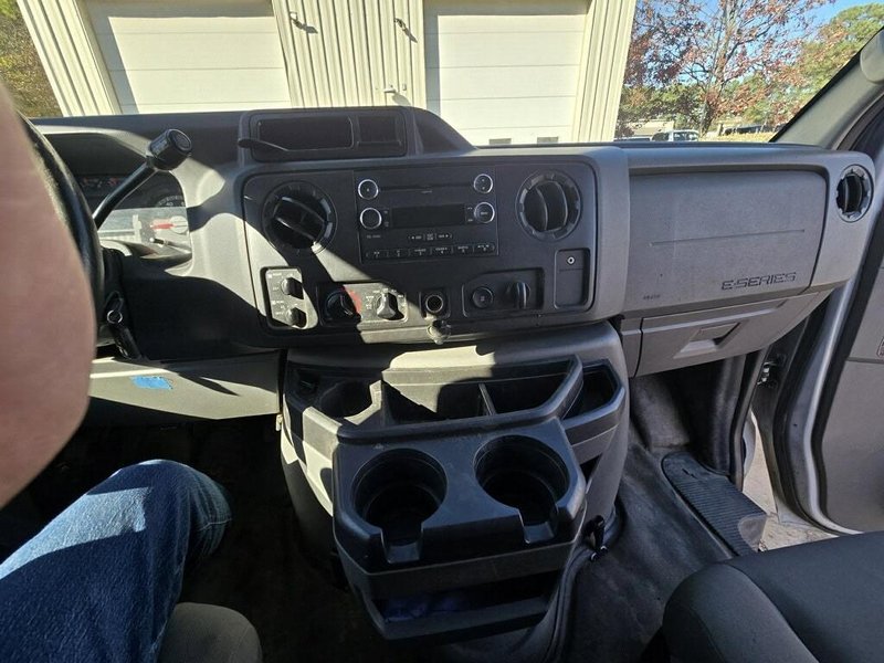 Ford Econoline E-350 Cargo Van, 2013 – 5.4L V8 Commercial Work Van