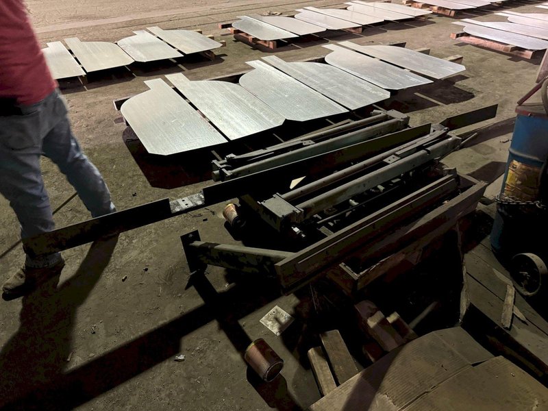 10' X 1/4" PIRANHA M1/4-10 HYDRAULIC SHEAR. STOCK # 0342325