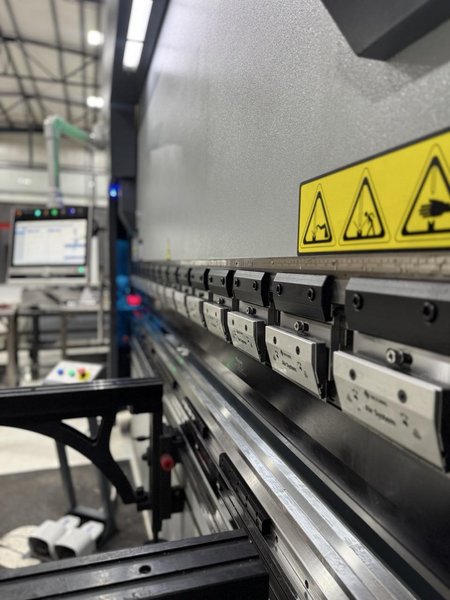 150 x 10′ Ton Accurl Master CNC Press Brake, 2025 – 6+1