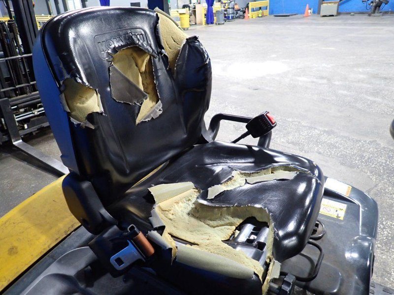 KOMATSU 2600 POUNDS ELECTRIC FORKLIFT  -  FB18MU-12