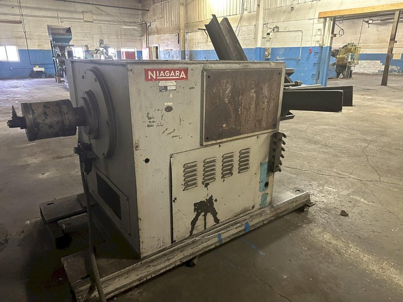 10,000 LB X 30&quot; NIAGARA RL5-30 POWERED COIL REEL UNCOILER. STOCK # 0100223