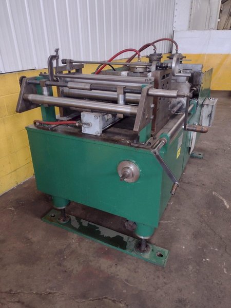 24" TRIAD DESIGN &amp; MFG FEEDER: STOCK #17013