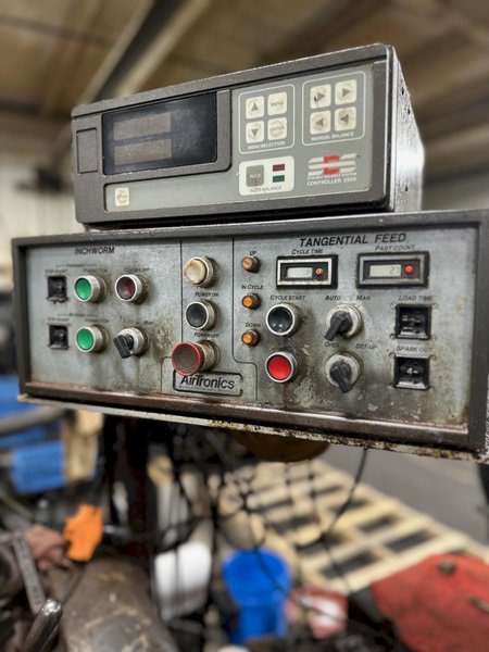 Cincinnati Model 2 OM Centerless Grinder