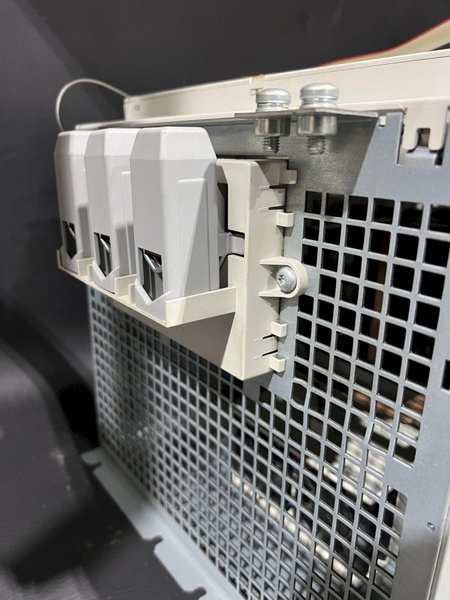 Siemens Simodrive 611 CNC Power Supply Unit 6SN1123-1AA01-0FA1
6SN11231AA010FA1