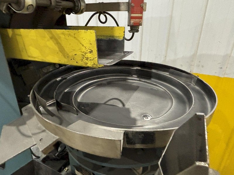 3 CU FT SIGMA SYNTRON FMC MODEL #VPF305 HOPPER &amp; BOWL FEEDER: STOCK #23083