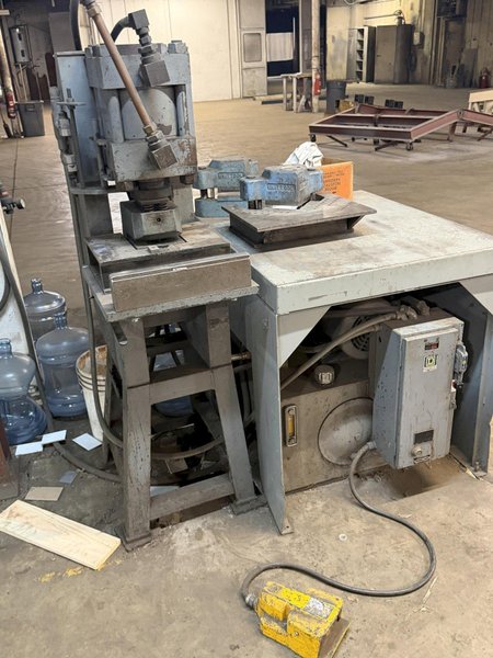 PARKER C FRAME HYDRAULIC PRESS W/ NOTCHING &amp; COPING DIES : YOBRO 26353