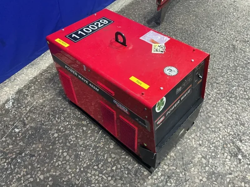 Lincoln Electric  455 Watts  Welder  - Powerwave455m