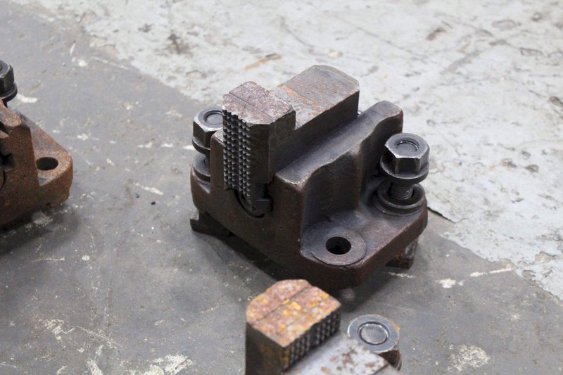 5&#039; X 2&#039; CHUCK JAWS: STOCK 72354