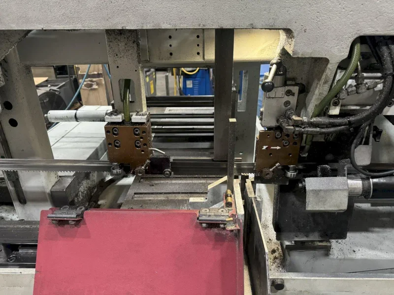 USED BEHRINGER 11.8" X 10.2" DUAL POST AUTOMATIC BANDSAW MODEL HBE 261A, Year: 2021