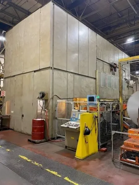 USED FUKUI 1,100 TON STRAIGHT SIDE TRANSFER PRESS MODEL TTD1100T2, Year: 1990's