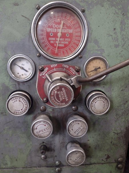 26&quot; DOALL MODEL #26-4 CONTOUR-MATIC VERTICAL HIGH SPEED BAND SAW: STOCK 18313