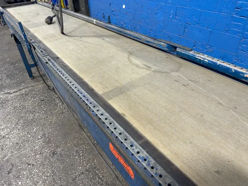 19” X 442” X 32” POWER BELT CONVEYOR