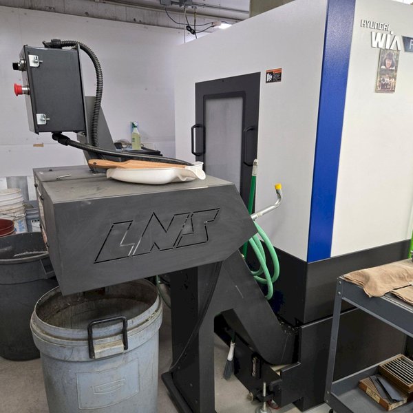 Hyundai Wia F500VM VMC, 2013 – Probing, Chip Conveyor