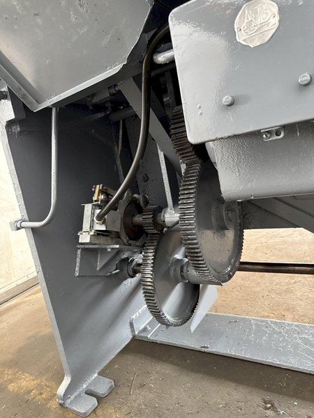 8&#039; X 10 GA CHICAGO DRIES &amp; KRUMP 73 POWERED BOX &amp; PAN BRAKE. STOCK # 1117424