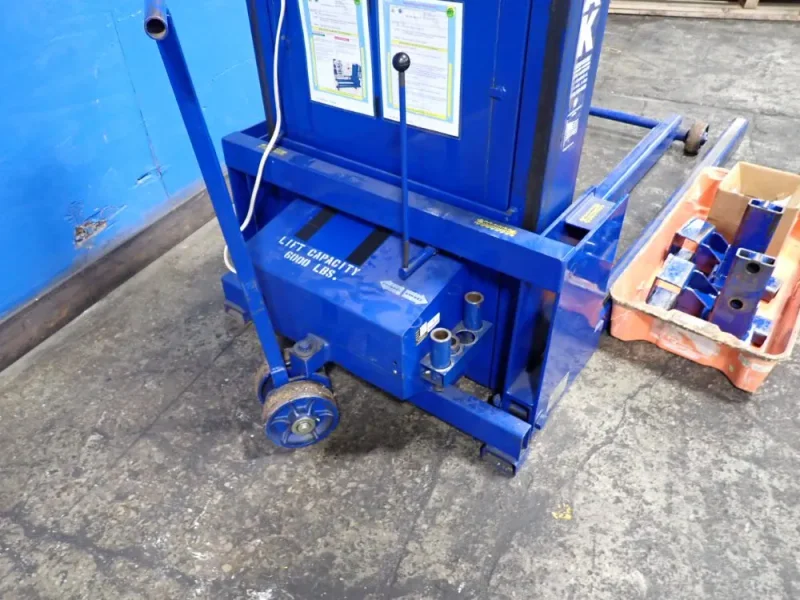 BEND-PAK, INC. 6000 LBS AUTOMOTIVE LIFT  -  ML-6