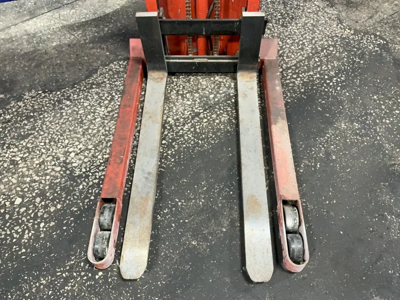 MAHAFFY MATERIALS HANDLING LIMITED 2000 LBS PALLET STACKER  -  PA68-2