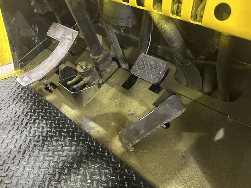 12,000 LB CATERPILLAR PROPANE FORKLIFT: STOCK #17999