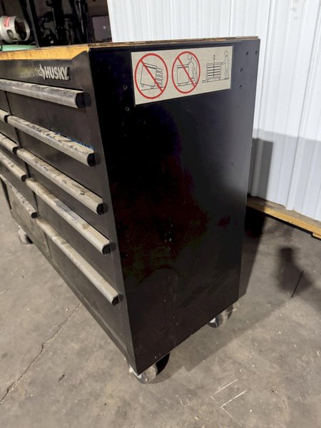 10 DRAWER HUSKY TOOL CART CABINET WITH CASTERS: STOCK 16463
